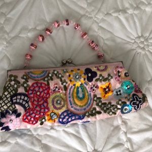 Vintage kiss lock clutch